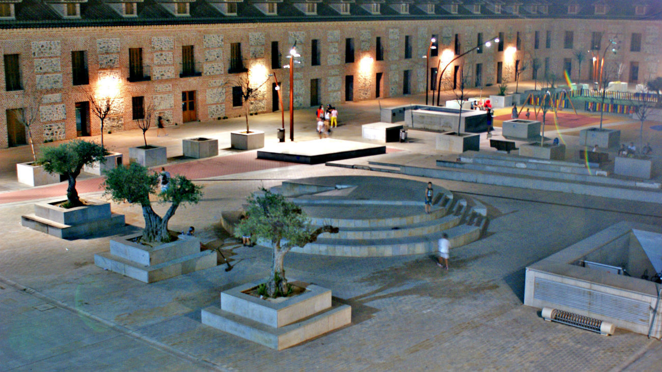 Edificios de la Plaza de España de San Fernando de Henares, antigua fábrica de paños de Felipe V