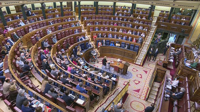 Crispación en el Congreso: Sánchez evita contestar las preguntas de Casado
