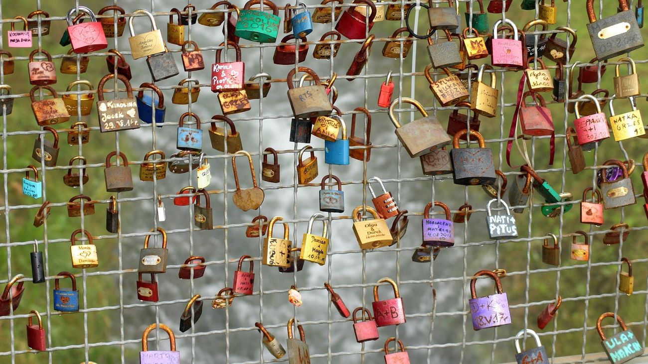 ¿Qué puente de Roma convirtió Federico Moccia en el de "los candados del amor"?