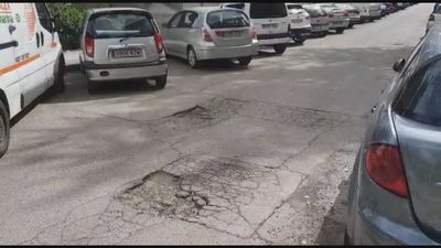Los vecinos de Aluche denuncian el mal estado de sus calles