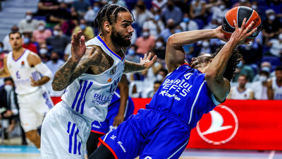 82-69. El Real Madrid arrolla al Efes en su estreno en la Euroliga