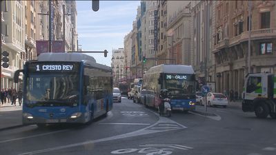 Cambios en 17 líneas de autobuses de Madrid para este 12 de octubre