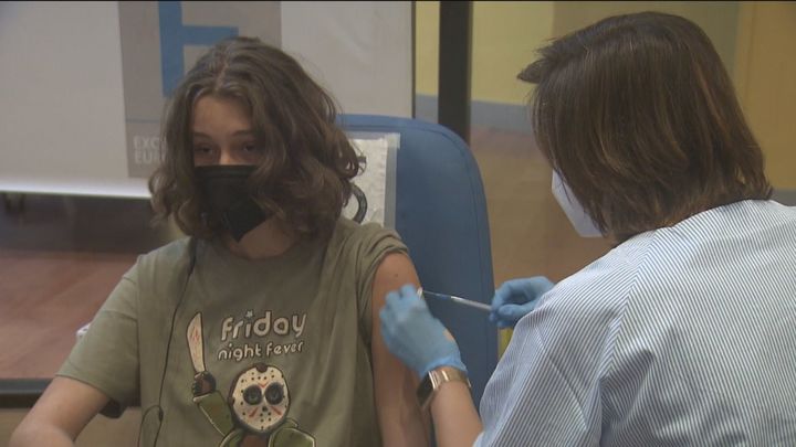 Madrid cierra centros de vacunación como el del Marañón tras alcanzar el 90% de inmunizados