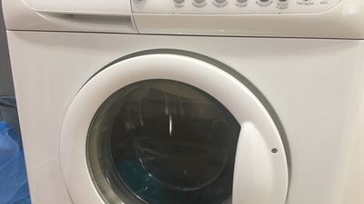 El precio de la luz sube este martes un 7,5 % hasta 194,2 €/MWh, su segundo récord en noviembre