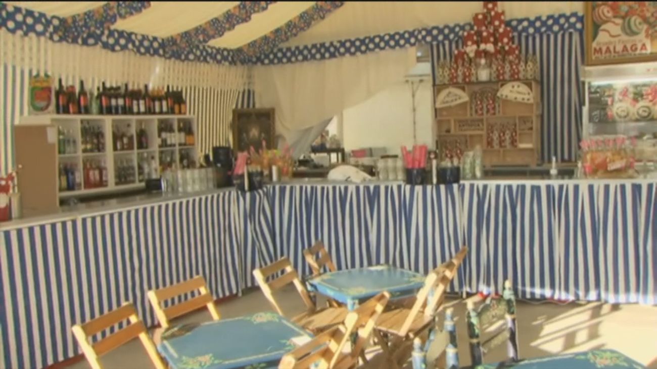 Los puestos de la 'Feria de Abril en Madrid' esperan remontar tras el retraso en su apertura