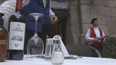 Reabren las Cuevas de Luis Candelas con su bandolero en la puerta