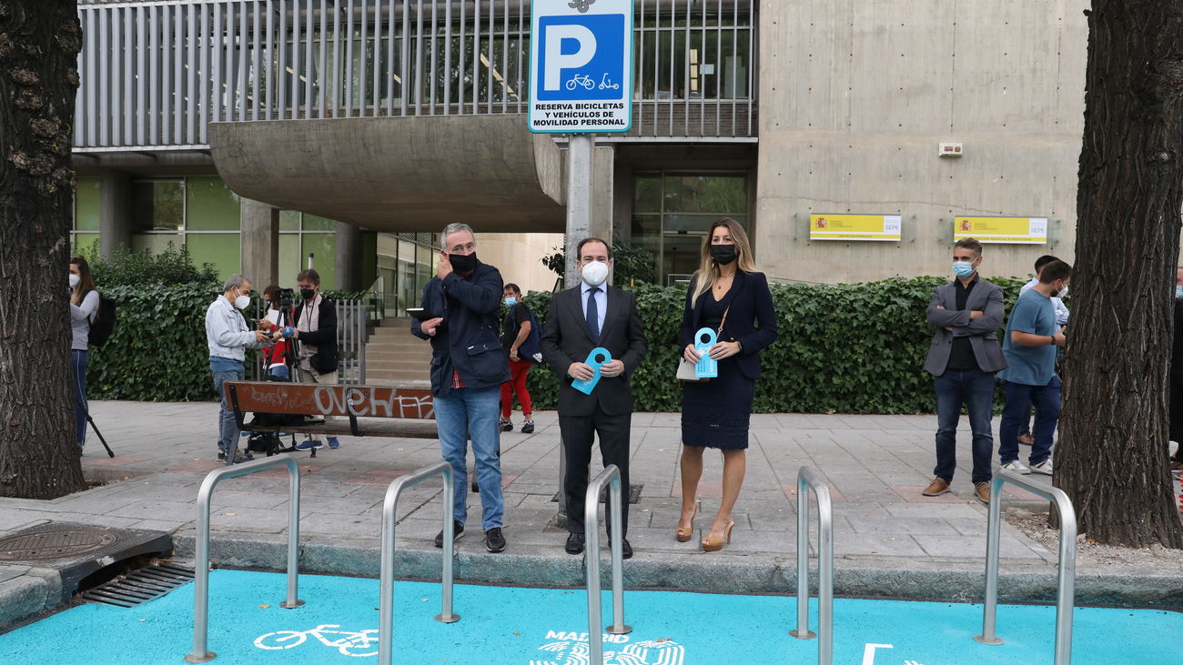 En Madrid, las bicis y patinetes, a la calzada; la acera, para el peatón