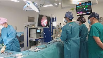 El Hospital 12 Octubre opera por laparoscopia 3D a 15 bebés con problemas renales