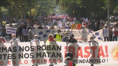 Miles de pensionistas protestan en Madrid contra la reforma de las pensiones que proyecta el Gobierno