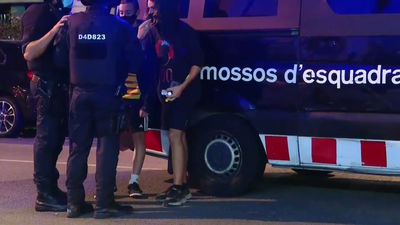 Cuatro menores detenidos y 3 mossos heridos leves tras la marcha del 1-O