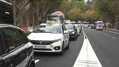 Vuelven los atascos a Madrid, con la hora punta desplazada de 8  a 9 de la mañana