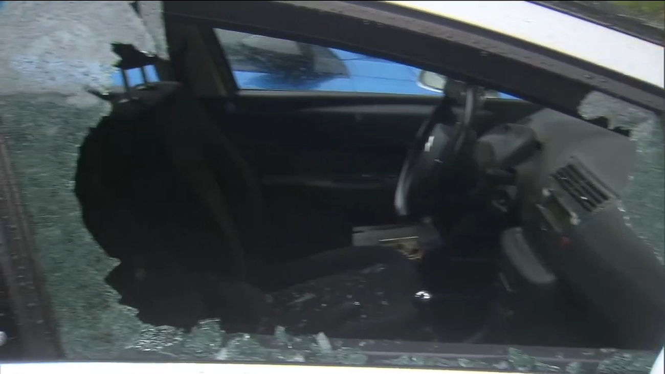 Decenas de coches afectados por los actos vandálicos en el Parque del Oeste