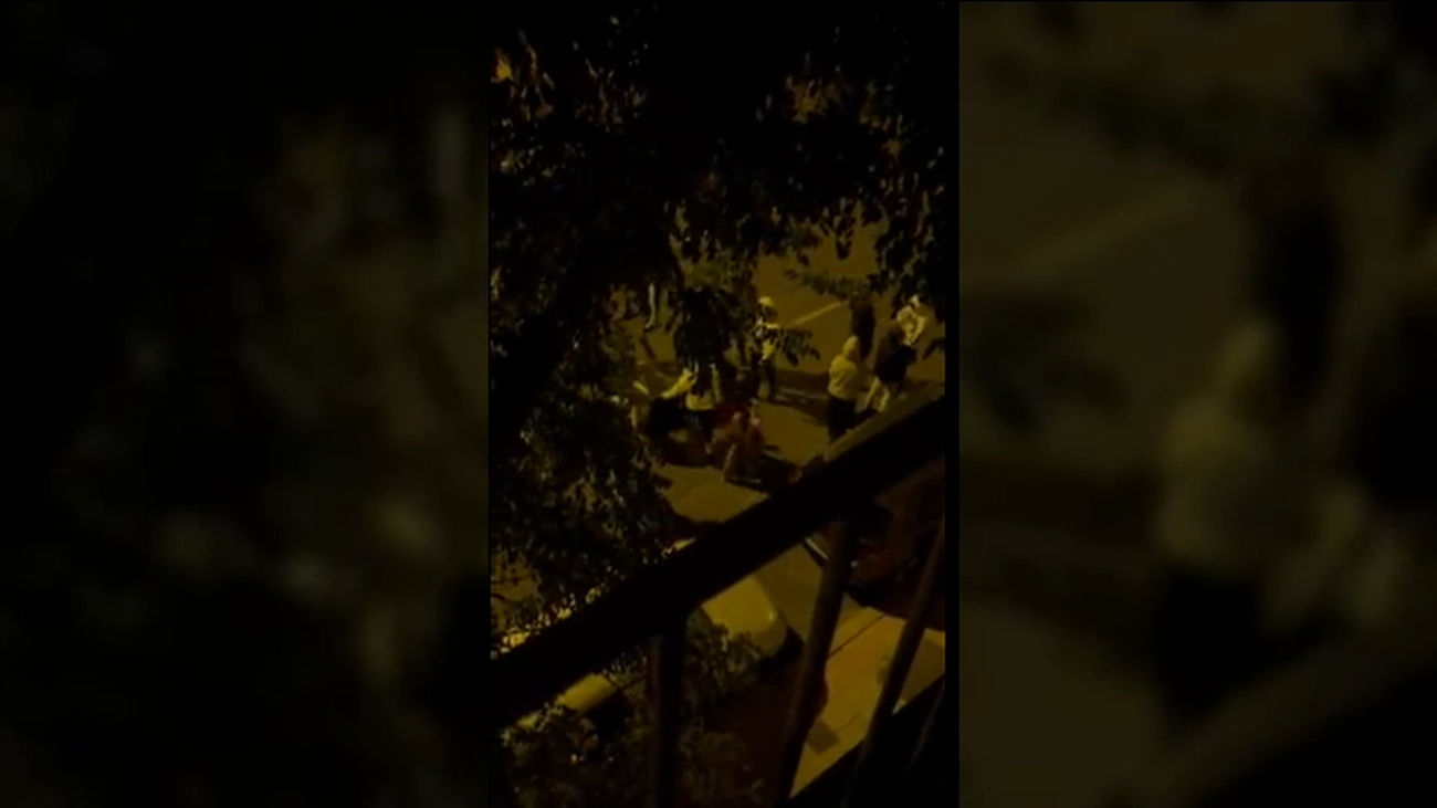 Tres heridos por arma blanca tras el desalojo  de un botellón multitudinario en el Parque del Oeste