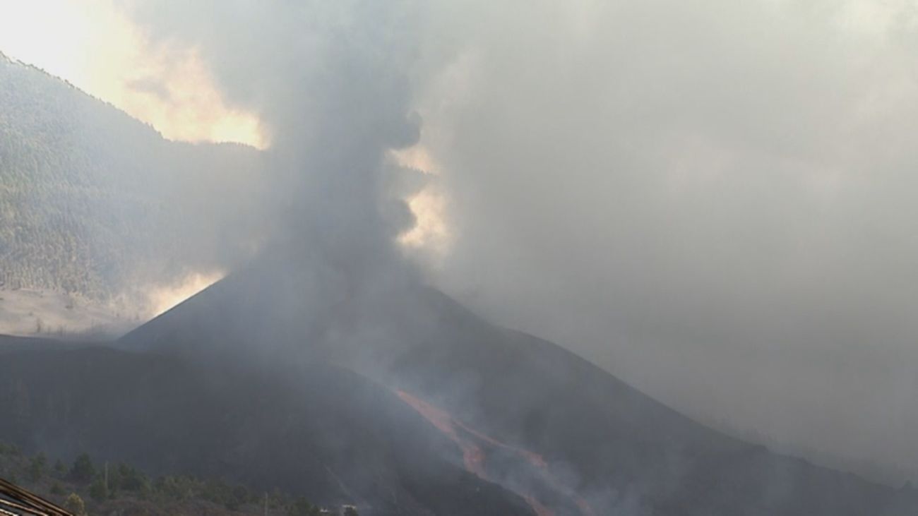 Se parte el cono del volcán de La Palma