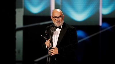 'El olvido que seremos' y 'Patria', triunfadores de los Premios Platino del "reencuentro"