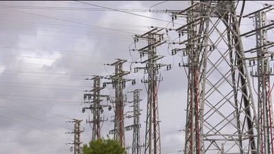 El precio de la luz vuelve a subir y marcará  el lunes más caro de la historia, 186,46 euros/MWh