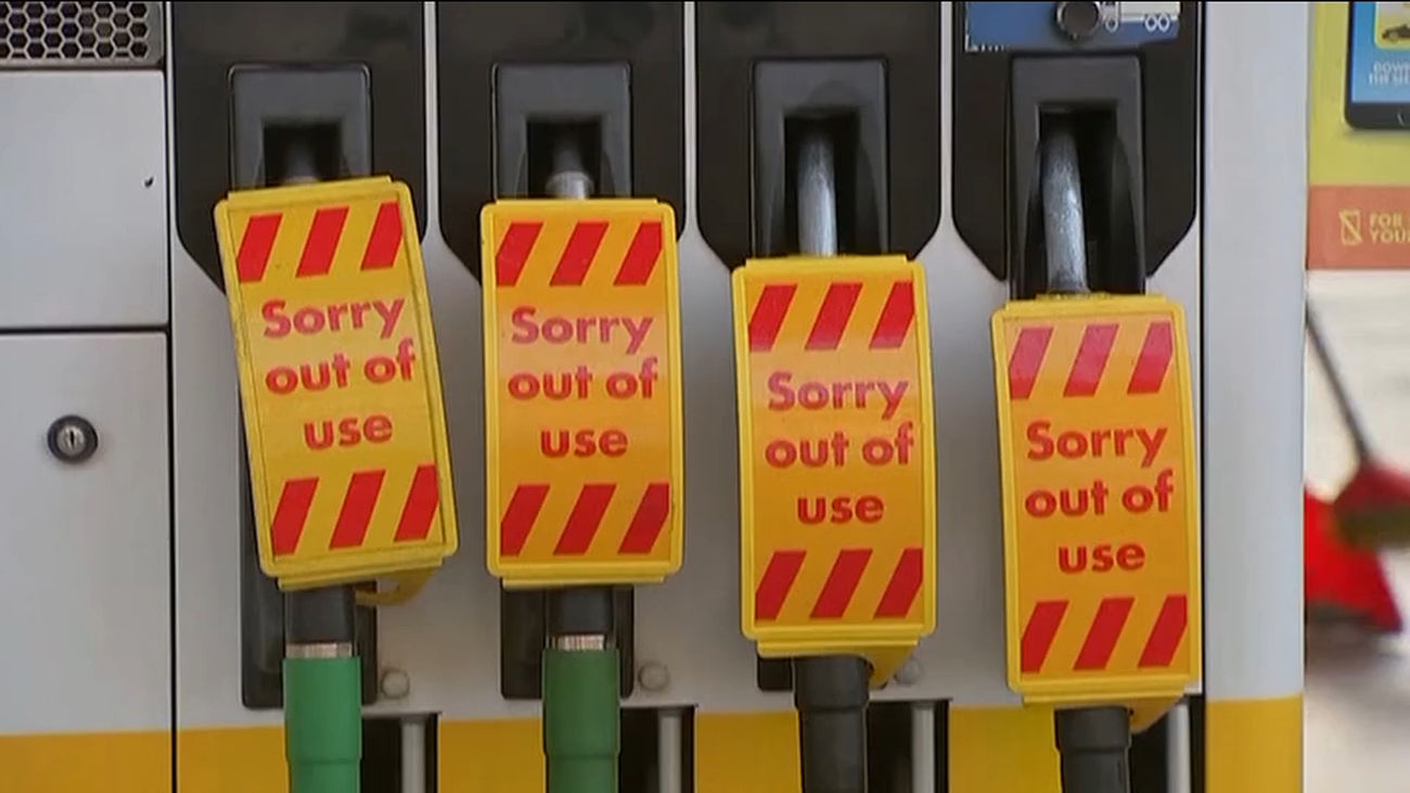 200 militares comienzan a distribuir gasolina en el Reino Unido