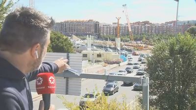 Primeros atascos en la M-30, entre los puentes de Toledo y San Isidro, al quedarse con un carril menos
