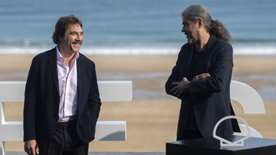 Sorpresa del cine español: 'El buen patrón' deja a 'Madres paralelas' fuera de la carrera por el Oscar