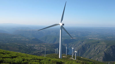 El Gobierno pide vigilar el parón de las renovables por parte de las eléctricas