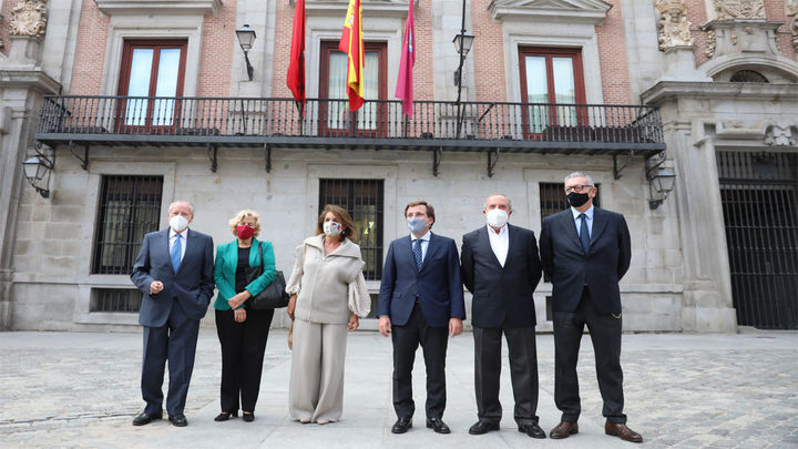 ‘Cumbre de alcaldes’ por la incorporación de los retratos de Carmena, Botella y Ruiz-Gallardón