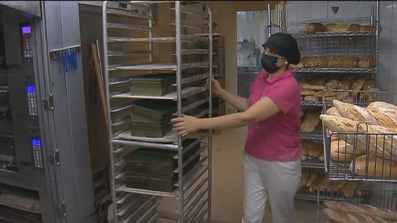 Los obradores madrileños cambian la forma de hacer el pan por la disparatada subida de la luz