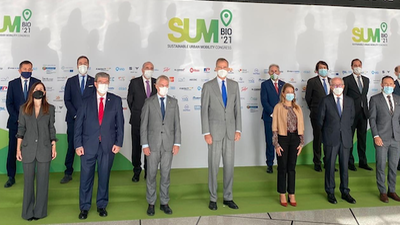 El Rey anima a las empresas a implicarse en la nueva movilidad en la inauguración del SUM Bilbao