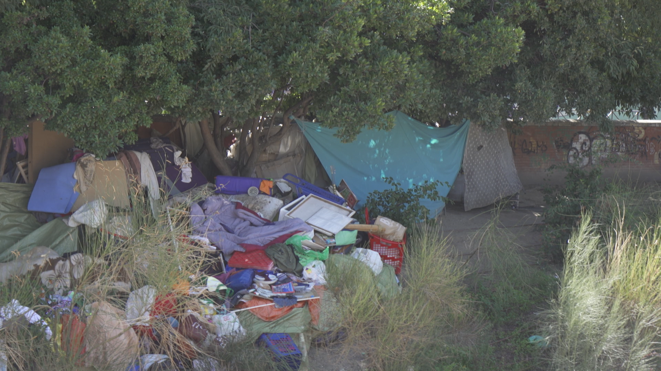 Los vecinos de Arganzuela denuncian un asentamiento ilegal que no para de crecer