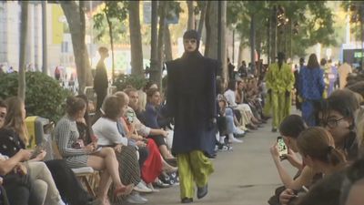 Desfile de moda de Palomo Spain en el Paseo del Prado