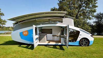 Un coche-casa que funciona con energía solar llega a Madrid