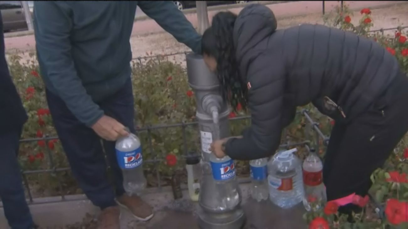 Una comunidad de vecinos de Orcasitas, sin agua por culpa de unos morosos