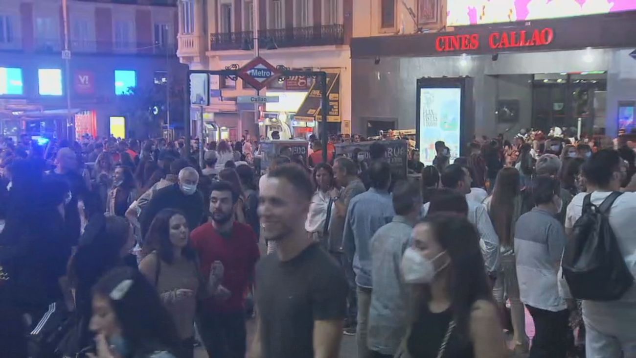 El centro de Madrid a rebosar con el buen tiempo y el levantamiento de restricciones