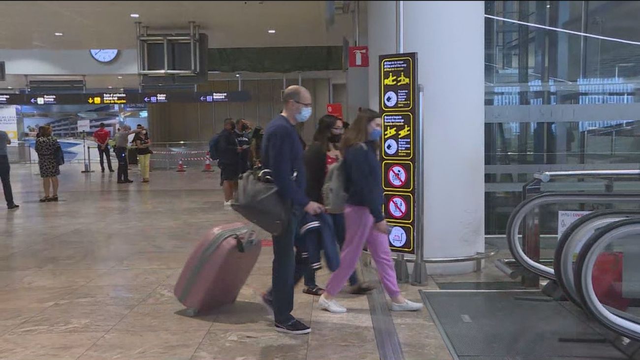 Los aeropuertos eliminarán  pronto las restricciones de acceso a las terminales