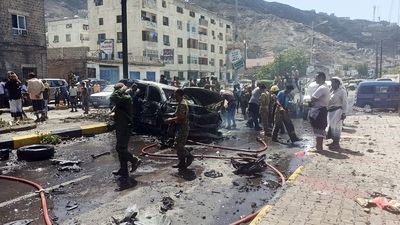 Un coche bomba mata a seis personas al paso del convoy del gobernador de Adén