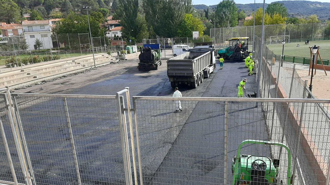 Villar de Olmo renueva el complejo deportivo municipal y las pistas de Eurovillas