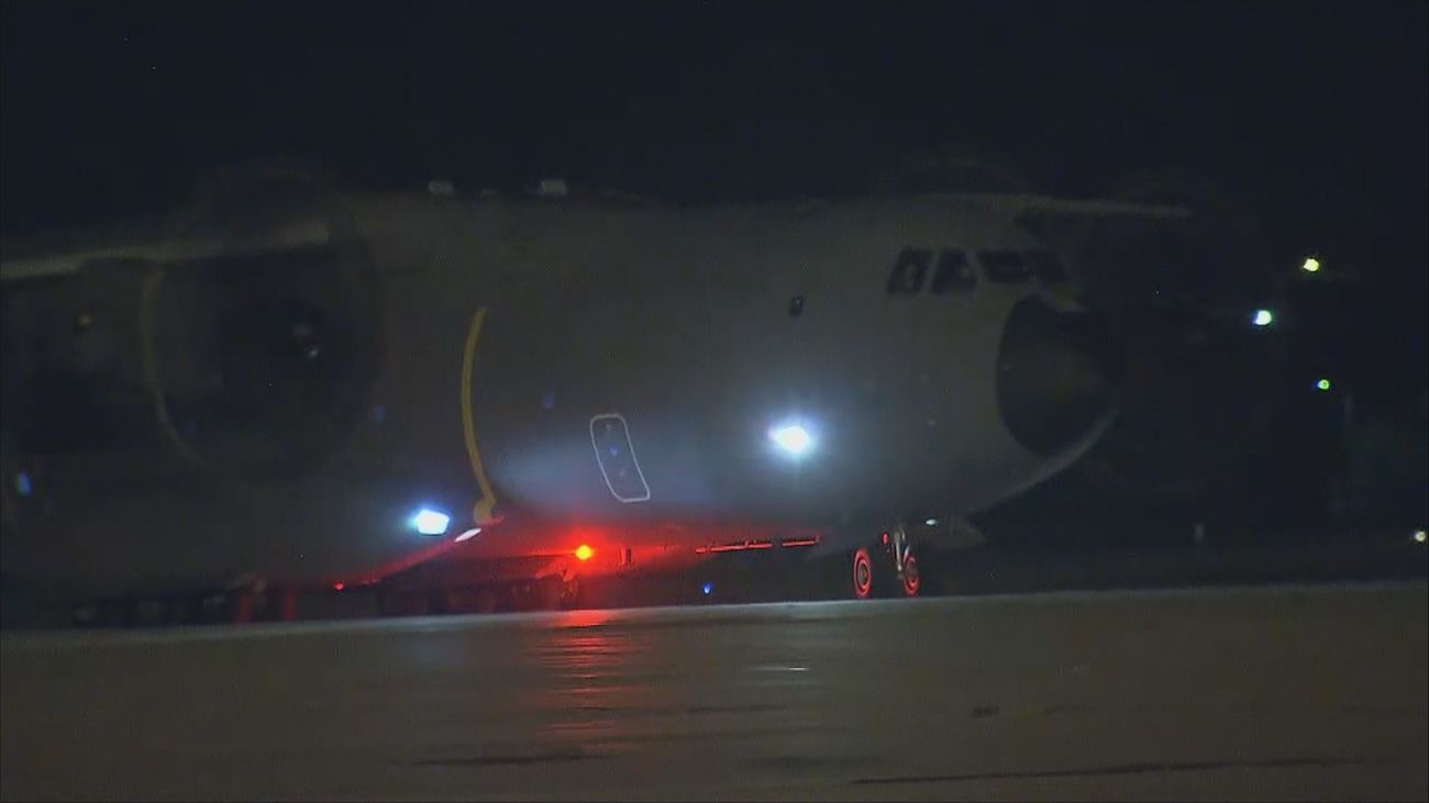 Aterriza en Torrejón el primer vuelo de Pakistán con afganos a bordo