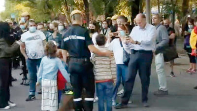 Los madrileños arropan a las Fuerzas Armadas en el desfile del 12 de octubre