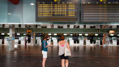 Abierto el aeropuerto de La Palma, que sufre retrasos y decenas de cancelaciones
