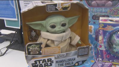 Baby Yoda, los dinosaurios, los tamagotchis... serán más caros esta Navidad