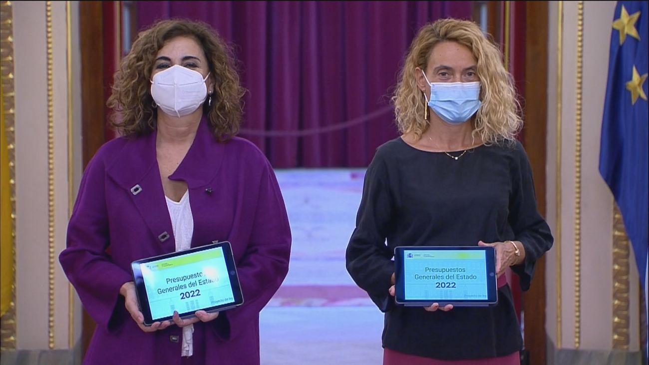 Montero entrega en el Congreso el proyecto de Presupuestos Generales del Estado