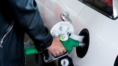 La gasolina sube un 1,24% y marca precios máximos desde septiembre de 2013 y el diésel sube un 1,98%