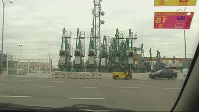 Un juez establece que no se puede sancionar a vehículos estacionados sin ITV