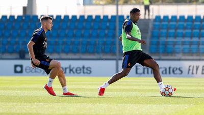 Alaba entrena con el grupo con vistas al partido ante el Shakhtar