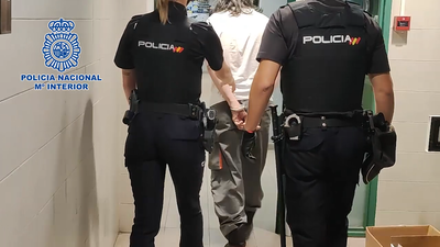 Detenido en Chamberí por simular ser un trabajador de mantenimiento para vender droga como 'telepopper'