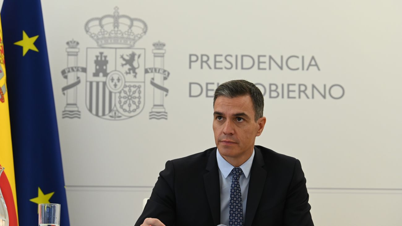 Sánchez critica la "estrategia electoral" de Ayuso, quien carga contra el Gobierno por "desvertebrar España"