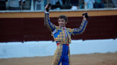 Robleño apunta a la final de la Copa Chenel tras triunfar en San Agustín del Guadalix (1ª parte)