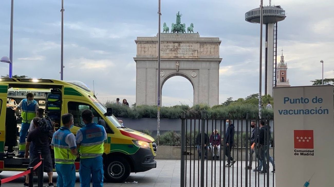 Más de 800 dosis puestas en los puntos móviles de vacunación de Moncloa, Parla y Arganda