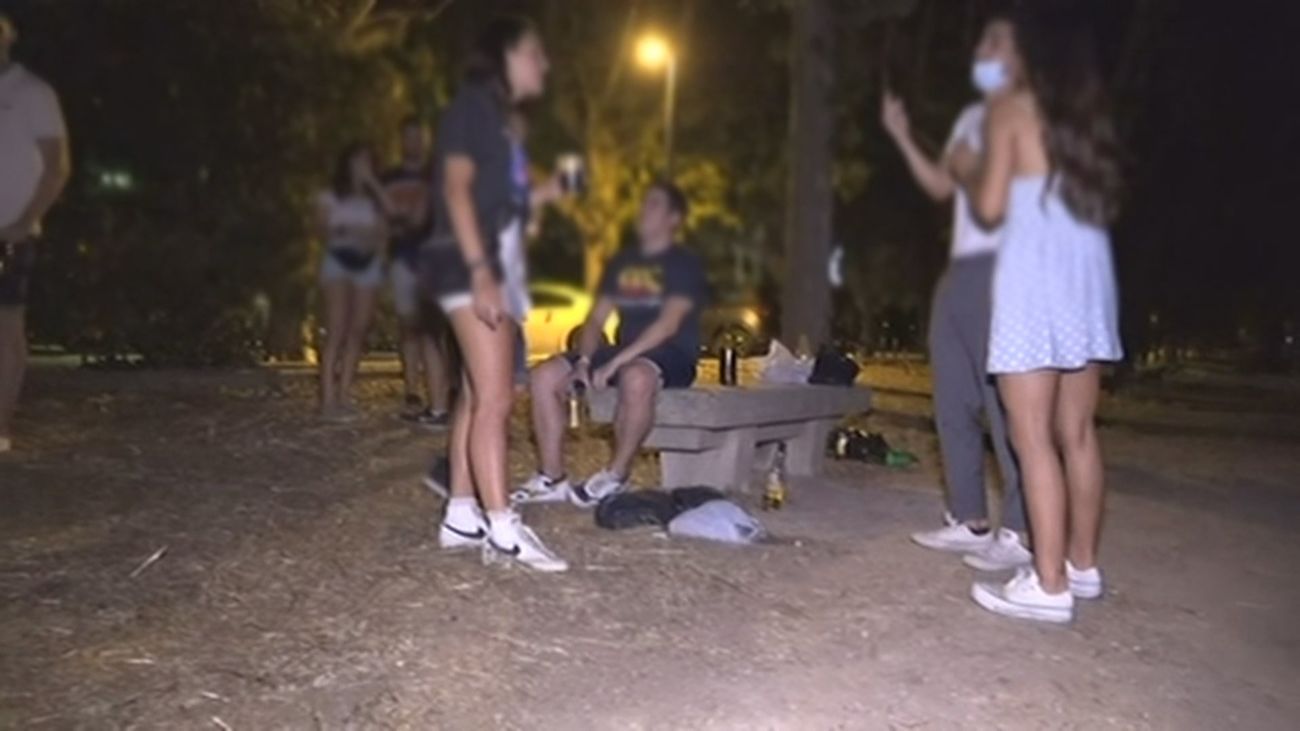 Una niña de 15 años, grave tras un coma etílico en un botellón en San Blas