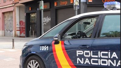 Detenidos dos empleados de un geriátrico de Vallecas por robar 16.000 euros a dos internos