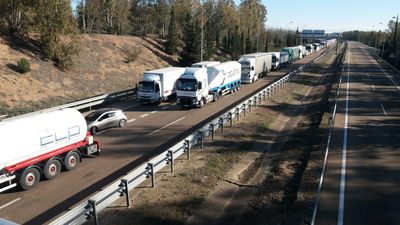 Los transportistas rechazan el peaje a las autovías y advierten que puede ser la puntilla para el sector